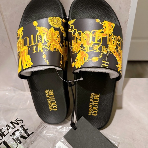 Versace - Picture 1 of 2